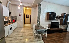 Monaco Summerland Apartments
